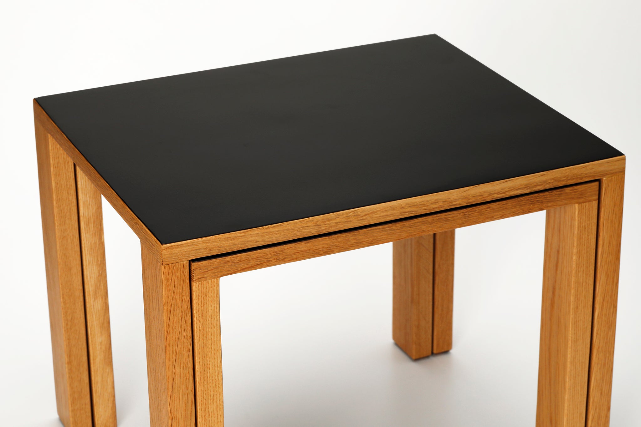 Hendrik Table
